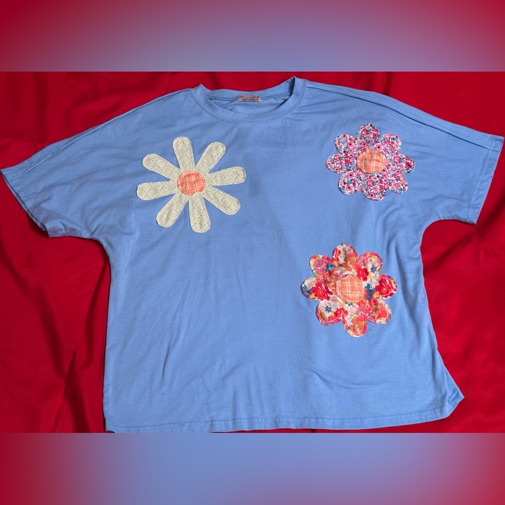 Blue Short Sleeve Tee with Floral Appliqué